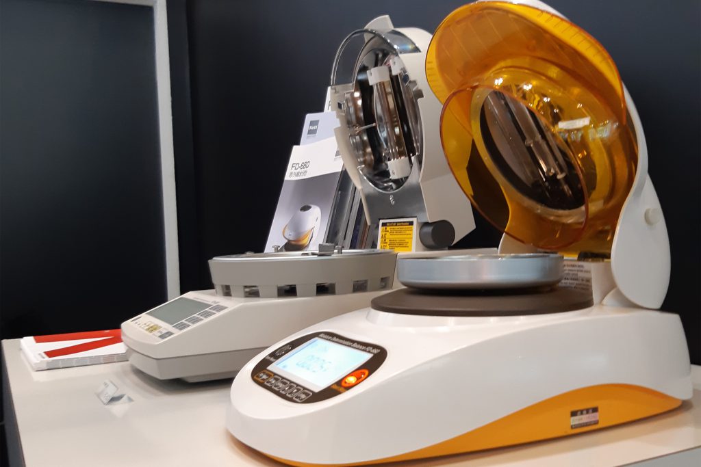 ترازوی رطوبت سنج