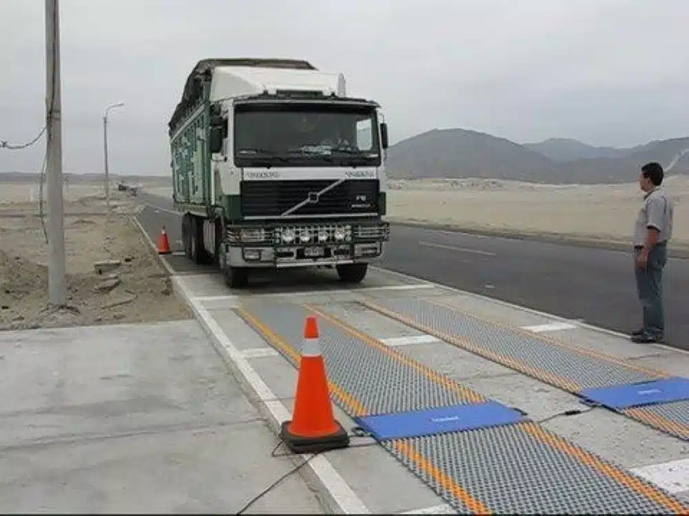 باسکول جادهای محک در حال استفاده